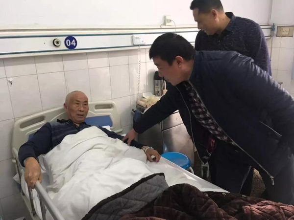 慰問住院員工，傳遞家的溫暖